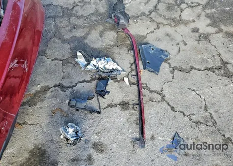 2018 Toyota Camry L z USA, uszkodzony, nr VIN 4T1B11HK9JU612673